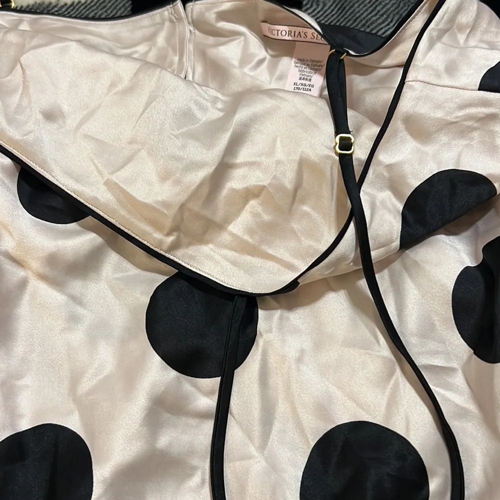 Victoria’s Secret satin polka dot camisole / pajama top - Picture 5 of 6